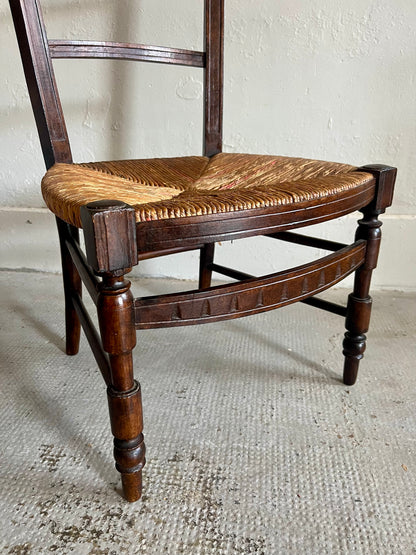 Chaise ancienne Prie Dieu   Patine