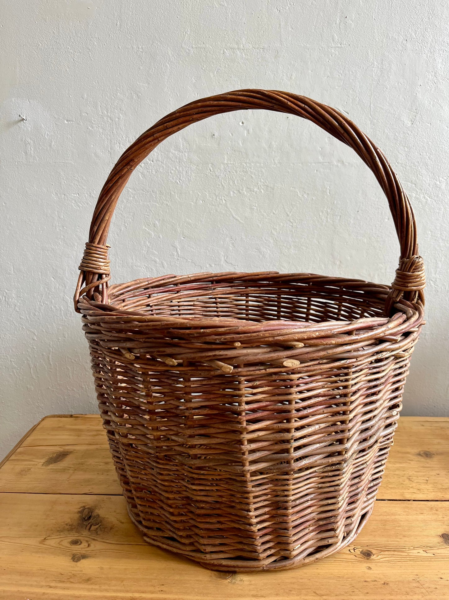 Panier en osier ancien   Patine