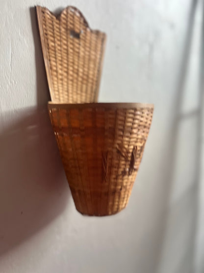 Panier mural vintage en rotin tressé  Décoration Patine