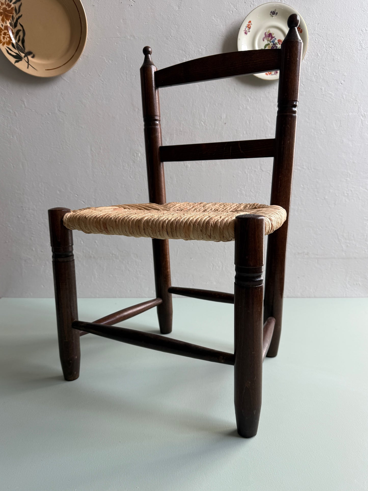 Chaise enfant en bois et paille vintage
