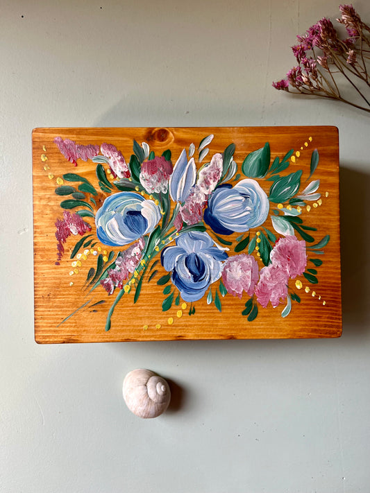 Boîte ancienne en bois décor fait main