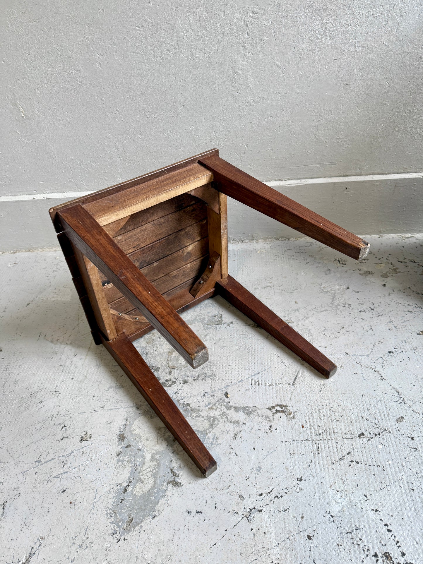 Tabouret en bois ancien
