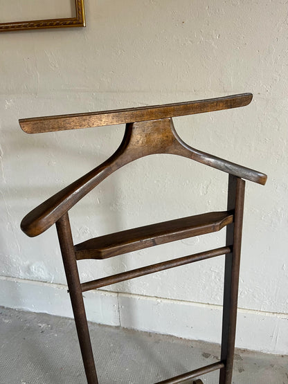Valet ancien en bois   Patine