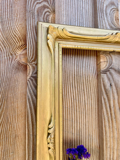 Cadre doré avec moulures  Décoration Patine