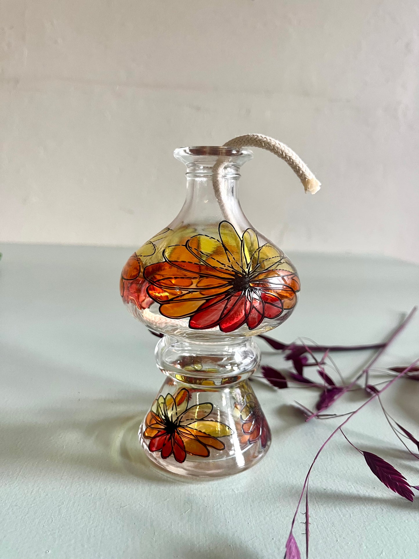 Lampe à huile en verre fleurs orange   Patine