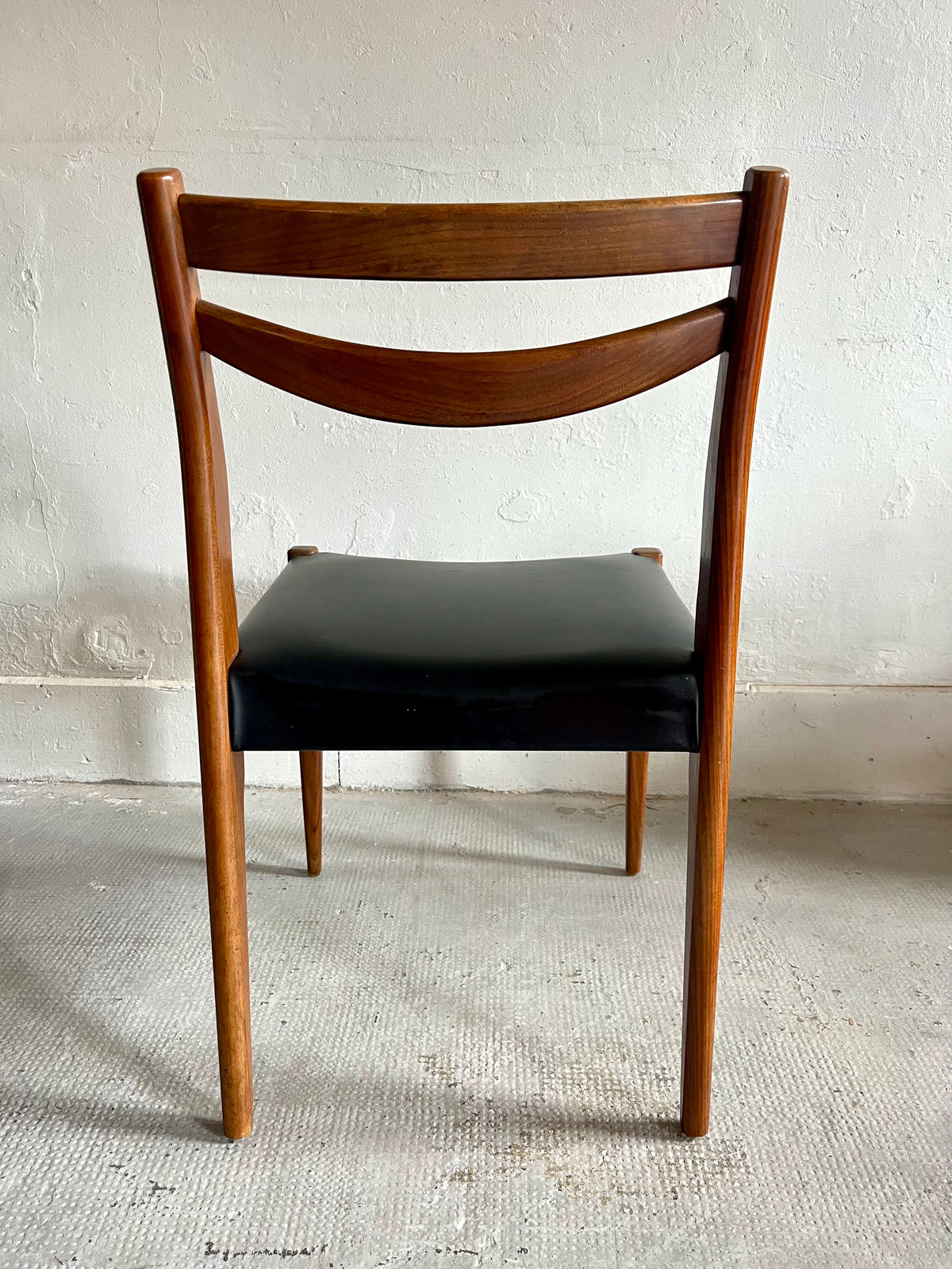 Chaises scandinaves teck et Skaï-lot de 6   Patine