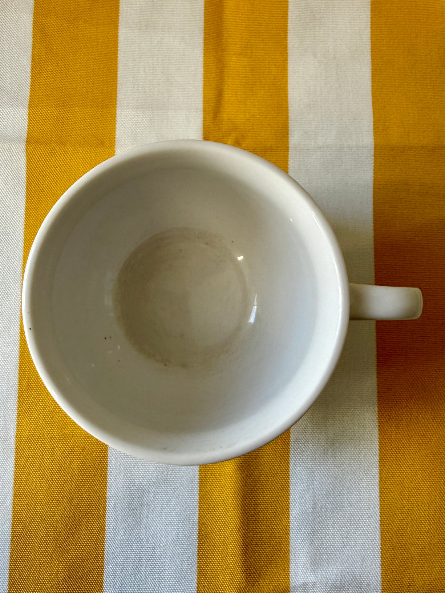 Tasse en porcelaine Annick Bitaud décor citron
