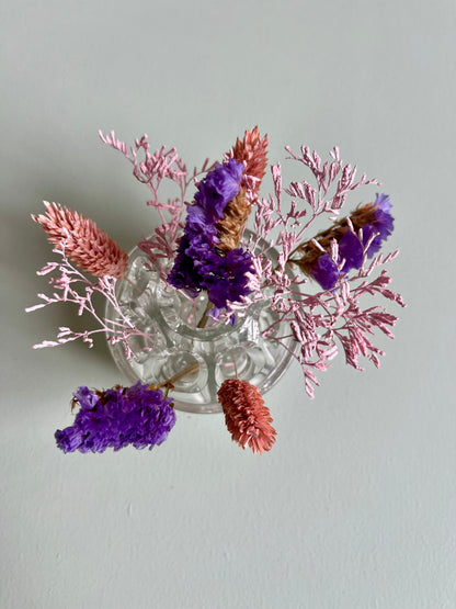 Pique fleurs ancien et fleurs séchées