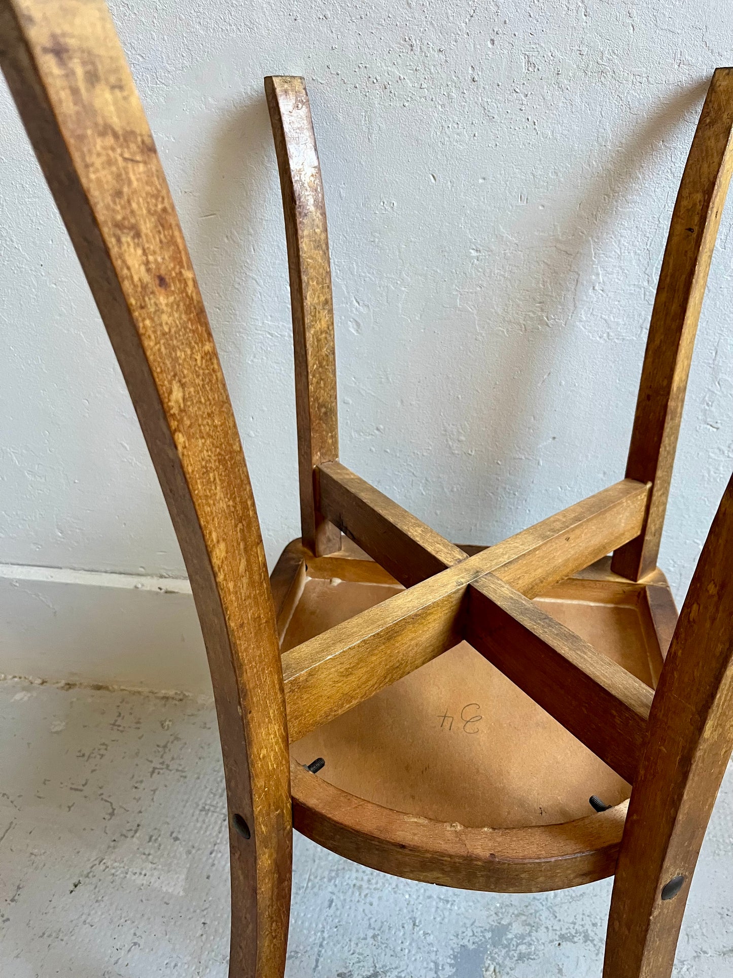Lot de 2 chaises bistrot anciennes