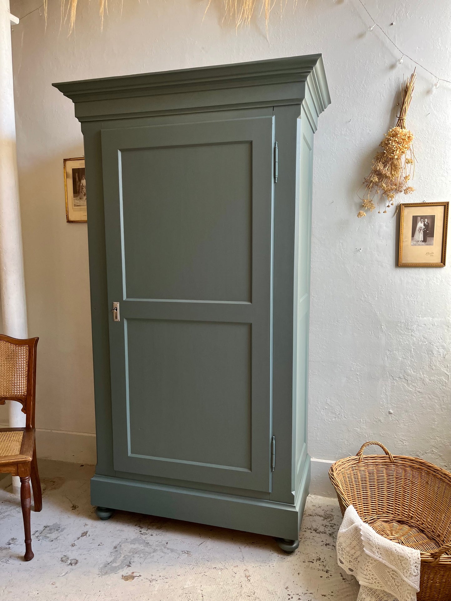 Bonnetière/armoire ancienne une porte bleu-gris