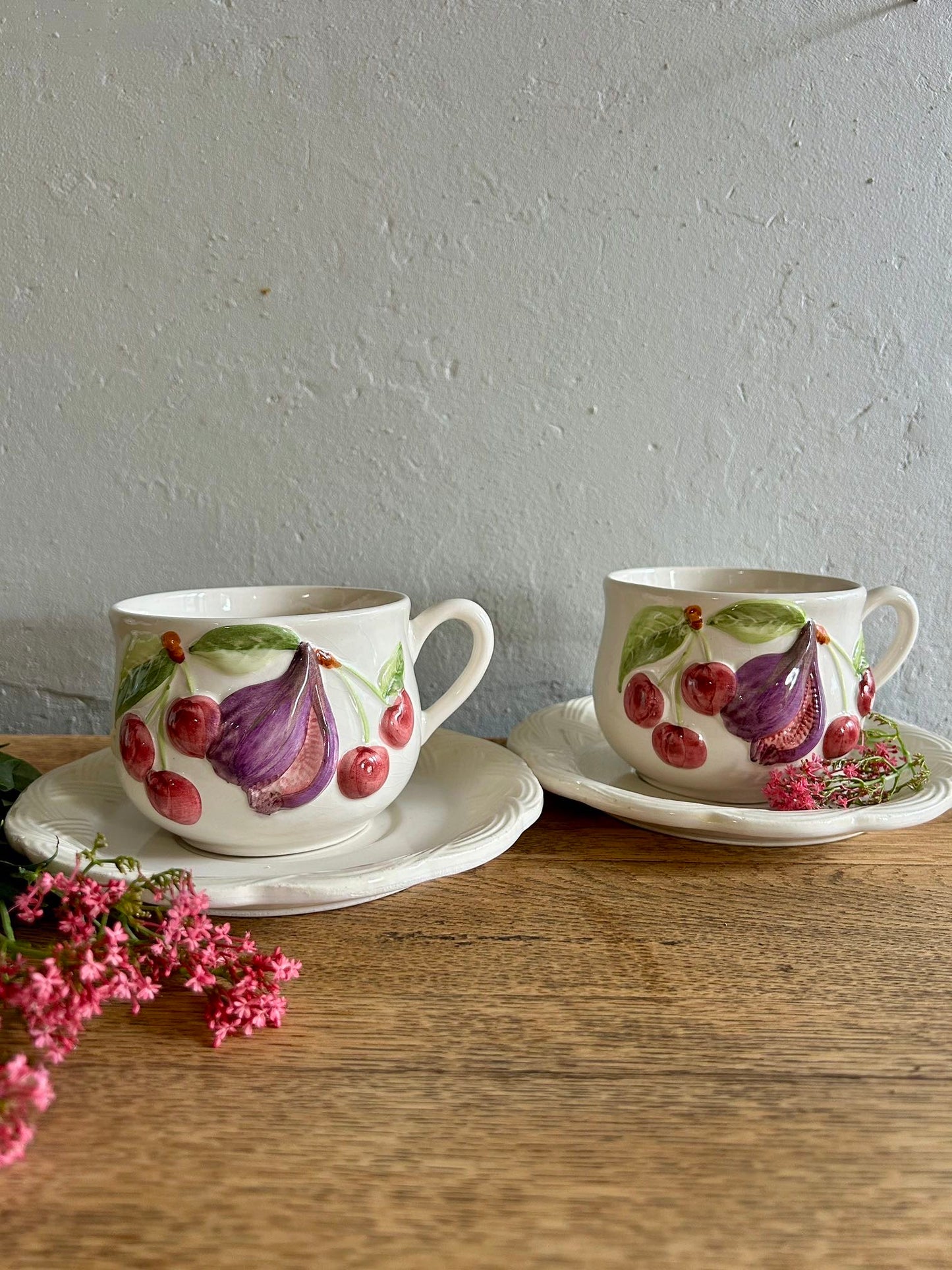 Tasses en barbotine avec coupelle - lot de 2   Patine