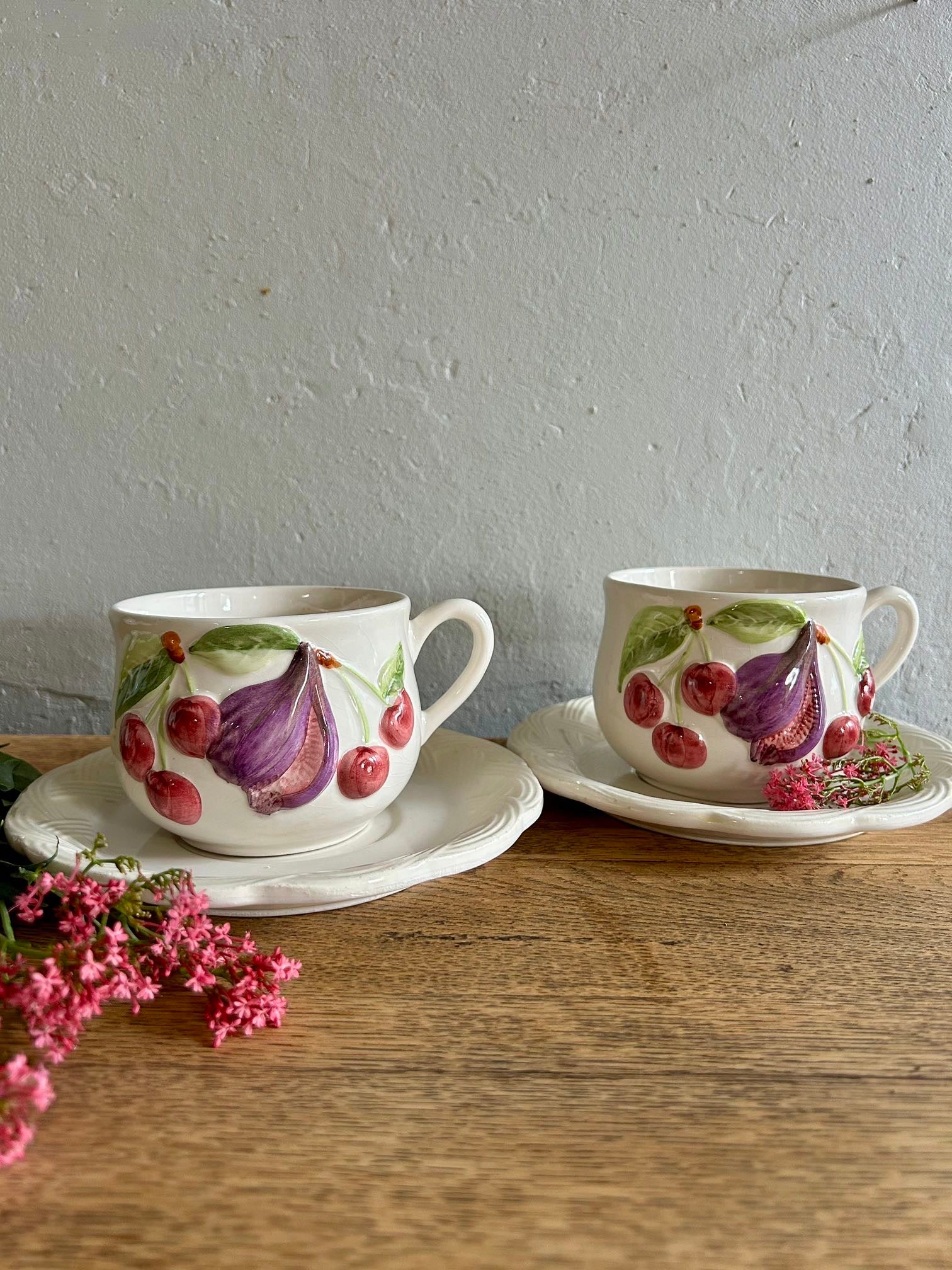 Tasses en barbotine avec coupelle - lot de 2   Patine