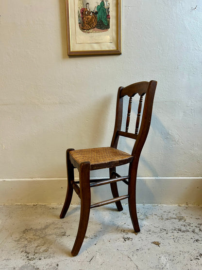 Chaises bistrot en bois foncé à assise paillée - paire