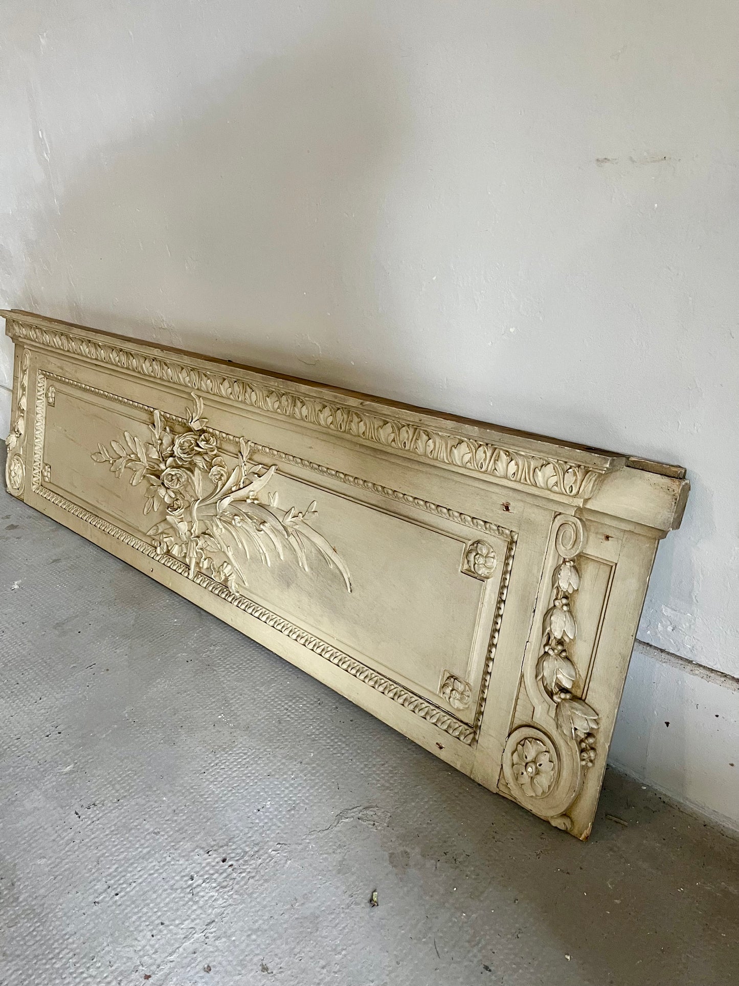 Panneau mural sculpté ancien