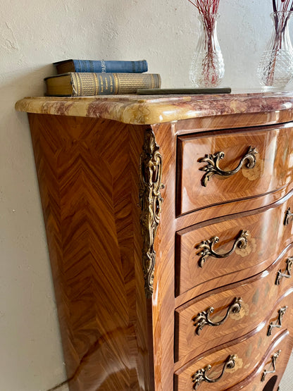 Chiffonier Louis XV en bois et marbre   Patine