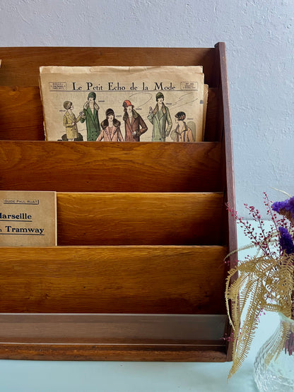 Présentoir à livre vintage en bois   Patine