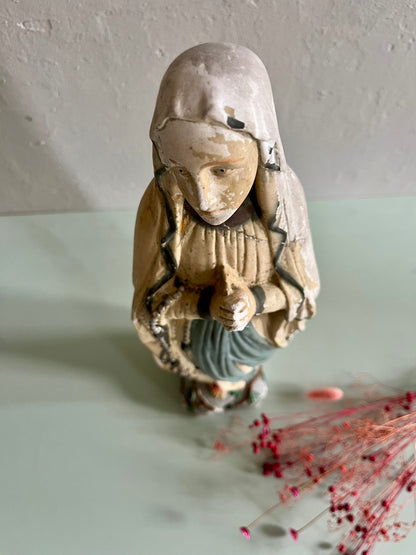 Vierge ancienne en plâtre  Décoration Patine