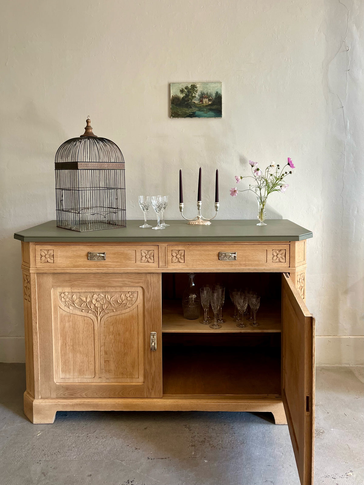 Buffet sculpté en chêne  Meubles Patine