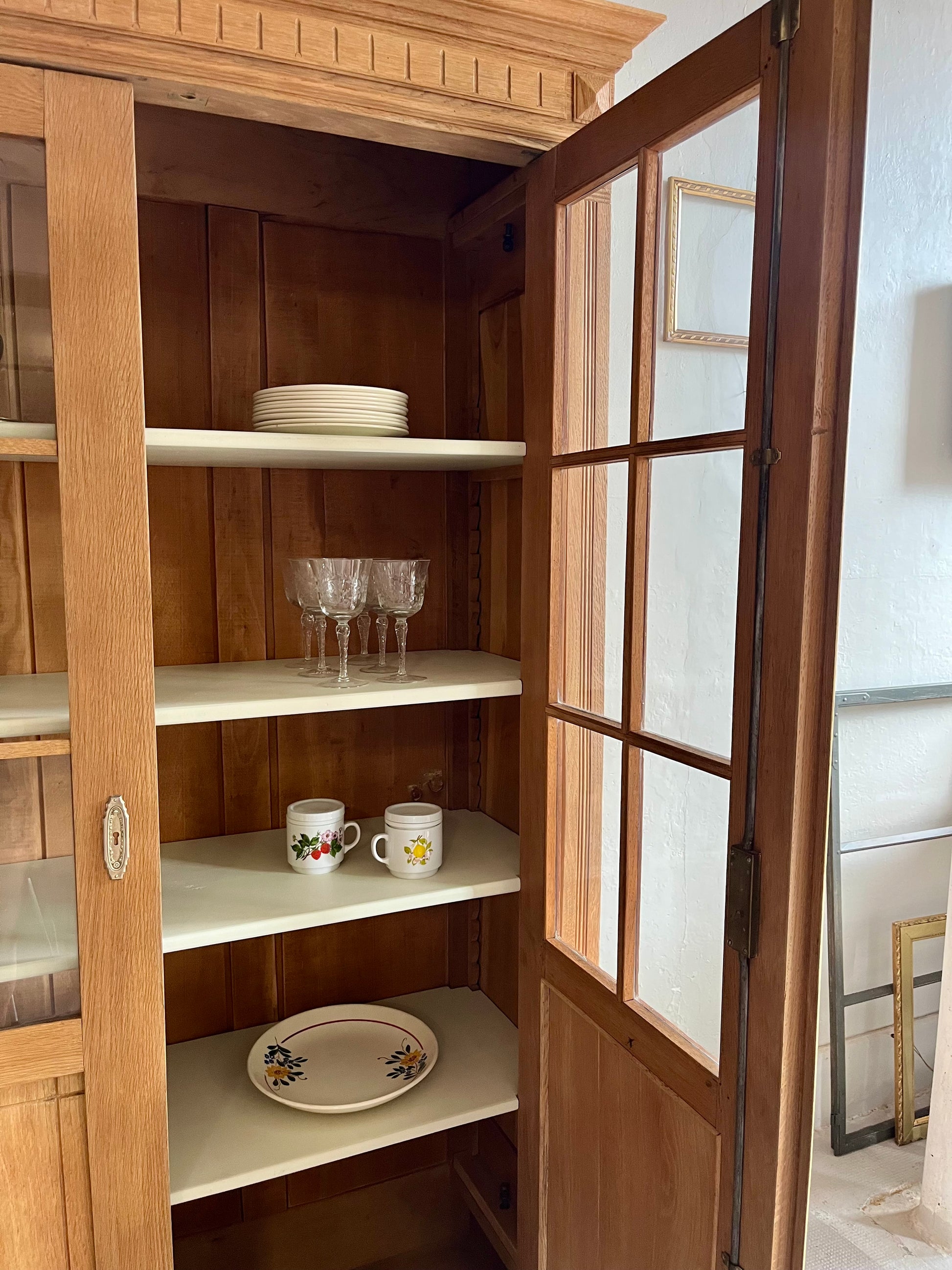 Armoire vitrée ancienne rénovée 2 portes  Meubles Patine
