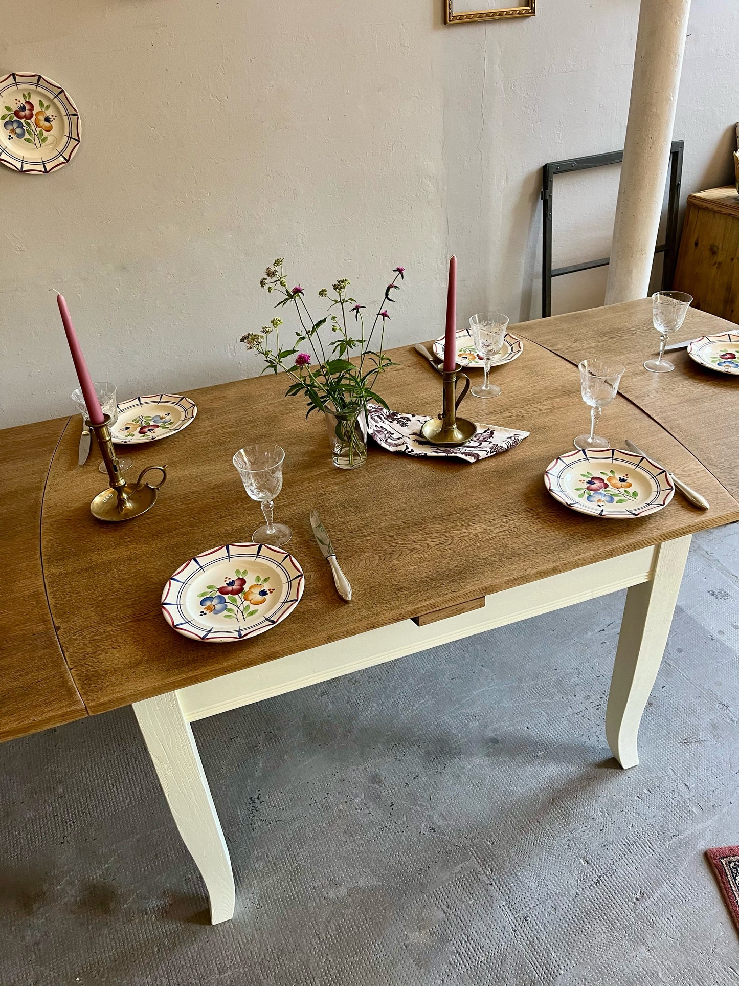Tables ancienne bois et beige avec allonges  Meubles Patine