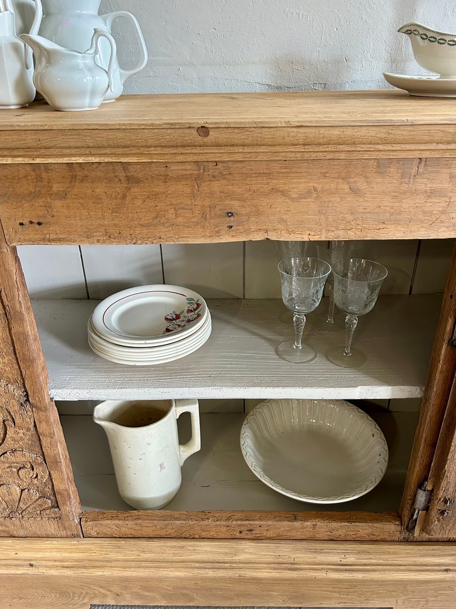 Buffet ancien en chêne sculpté   Patine