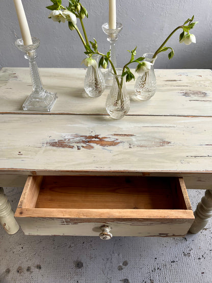 Table basse patinée ancienne