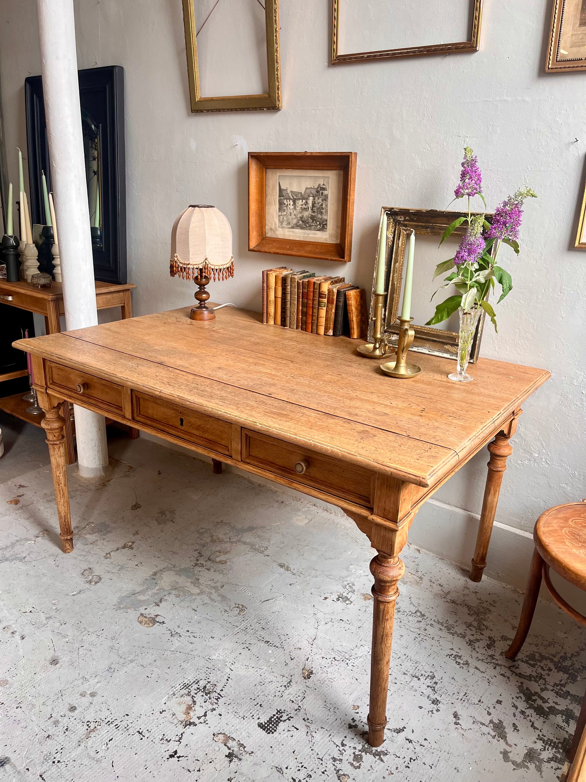 Bureau ancien en chêne/ table   Patine