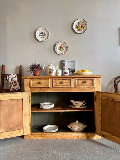 Buffet ancien en sapin 3 tiroirs  Meubles Patine