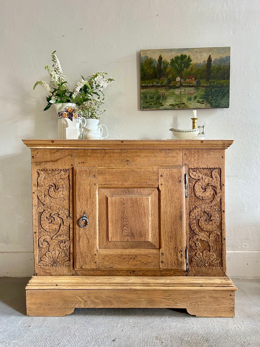 Buffet ancien en chêne sculpté   Patine