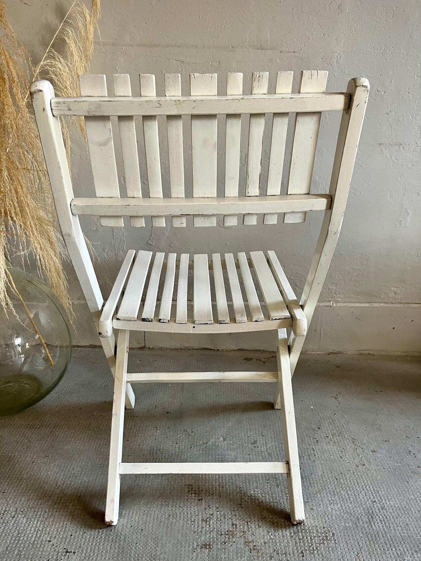 Chaise pliante de jardin en bois peinture blanche  Meubles Patine