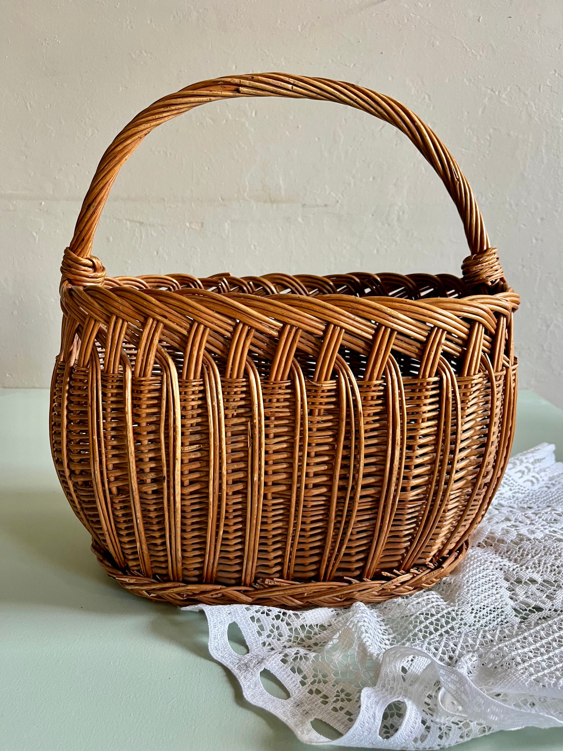 Panier en osier ancien rectangulaire  Décoration Patine