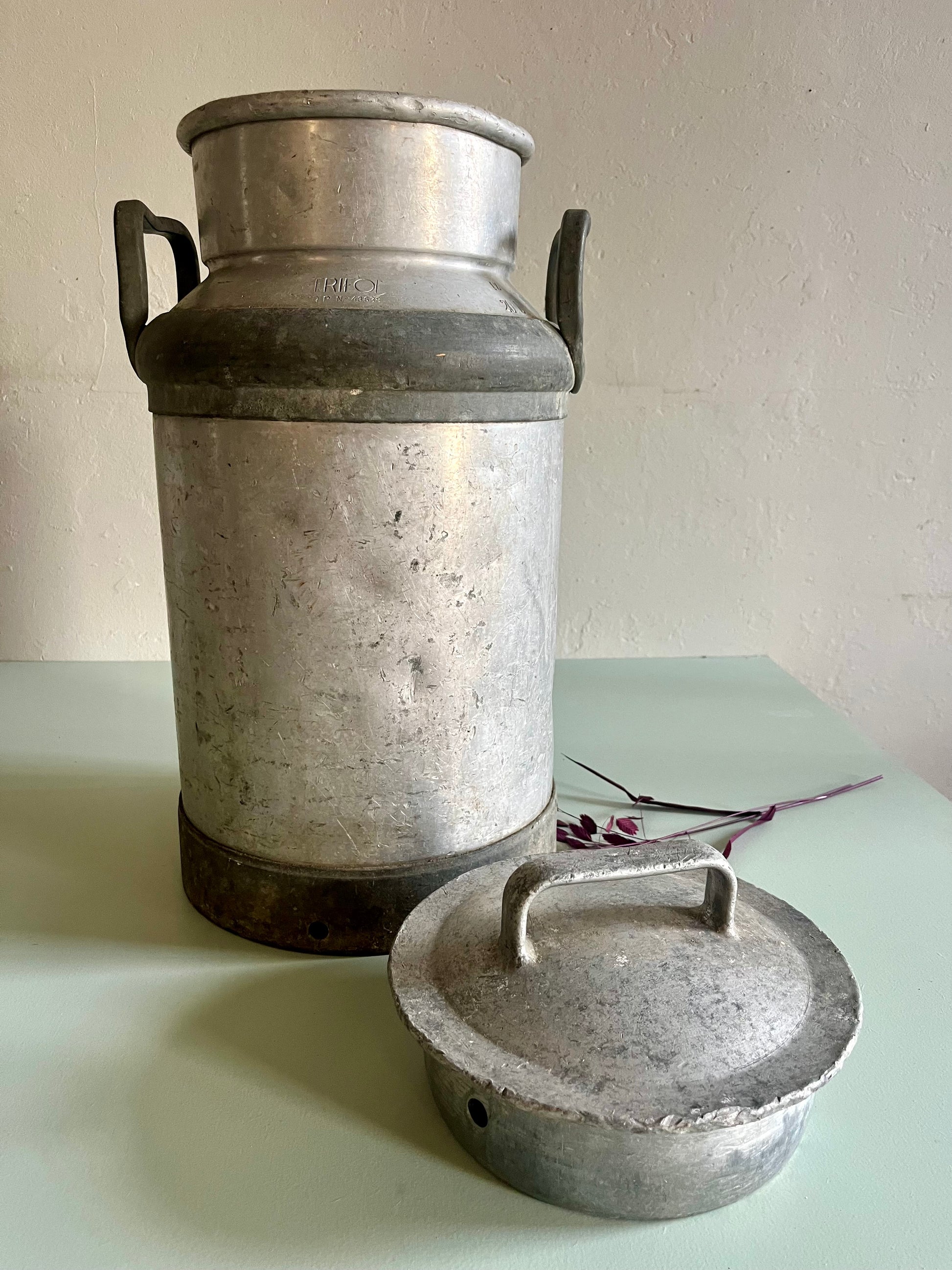 Pot à lait ancien  Décoration Patine