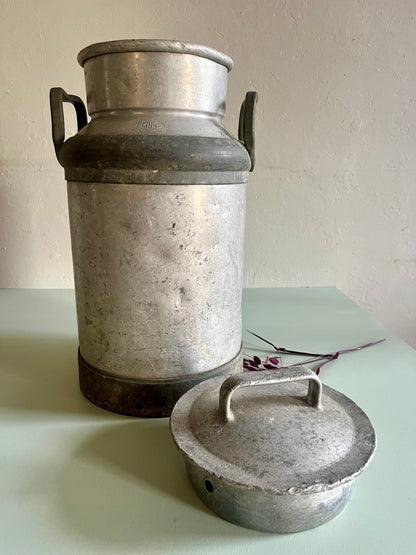 Pot à lait ancien  Décoration Patine