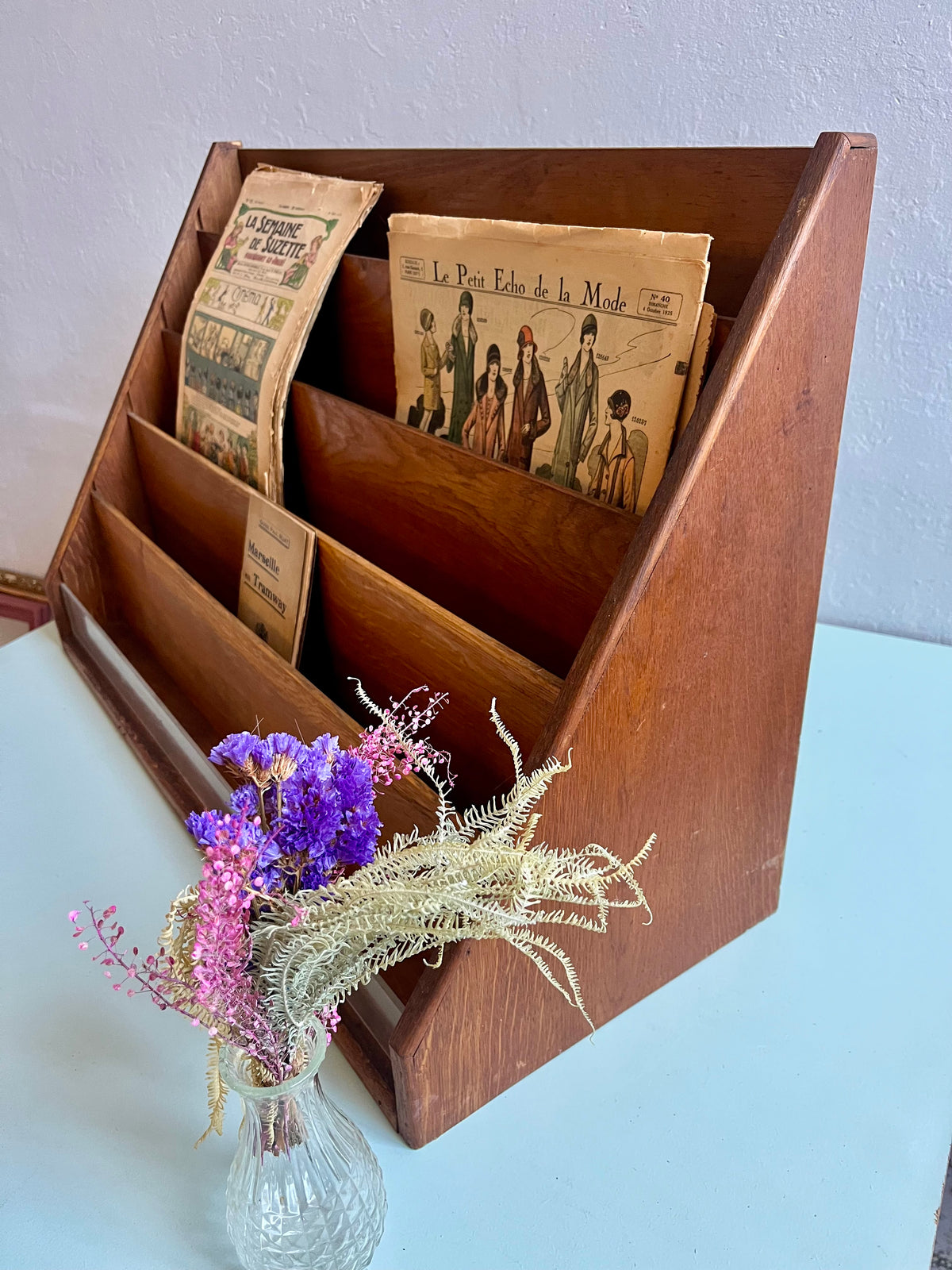 Présentoir à livre vintage en bois   Patine