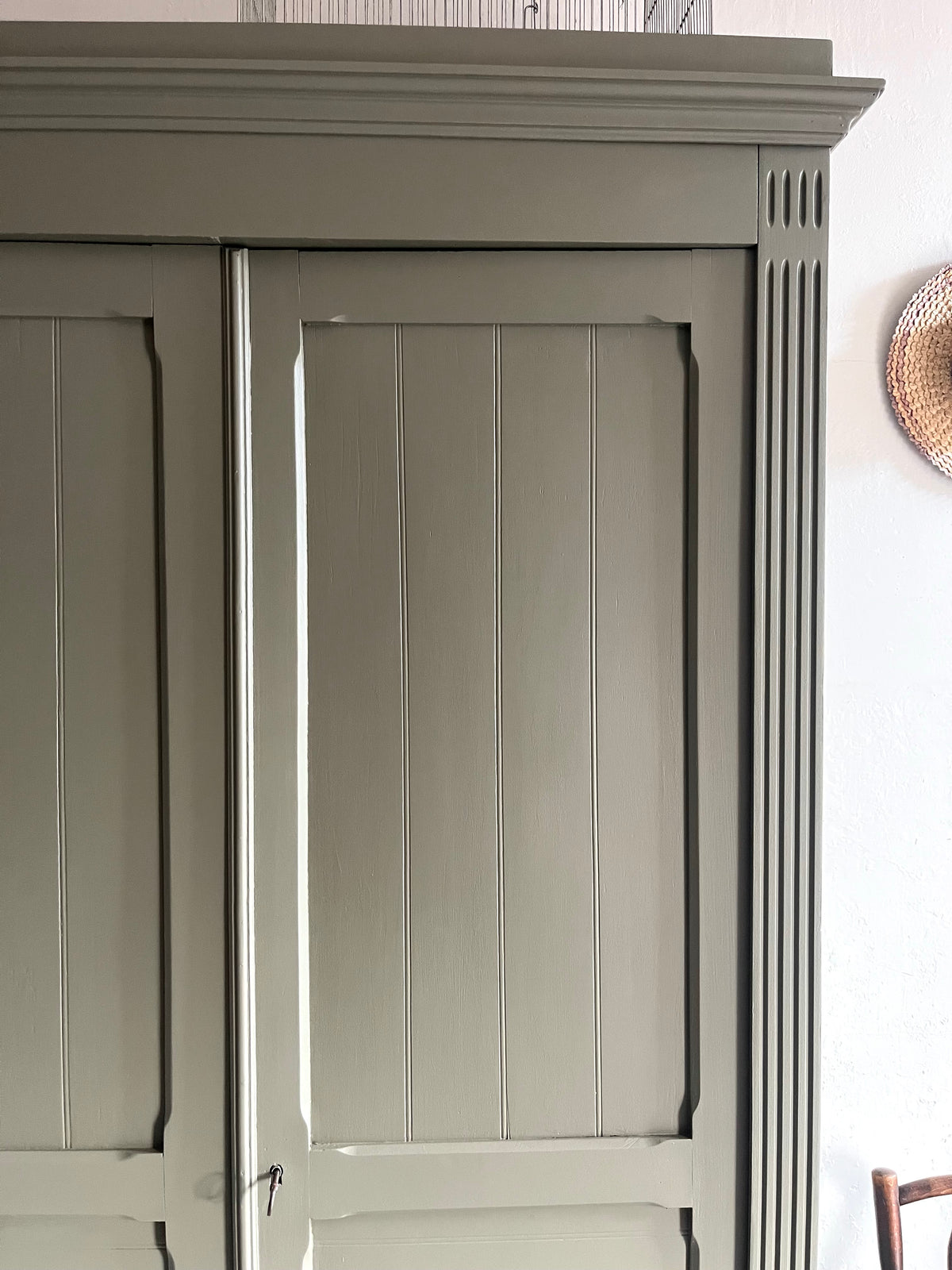 Armoire verte style parisienne   Patine