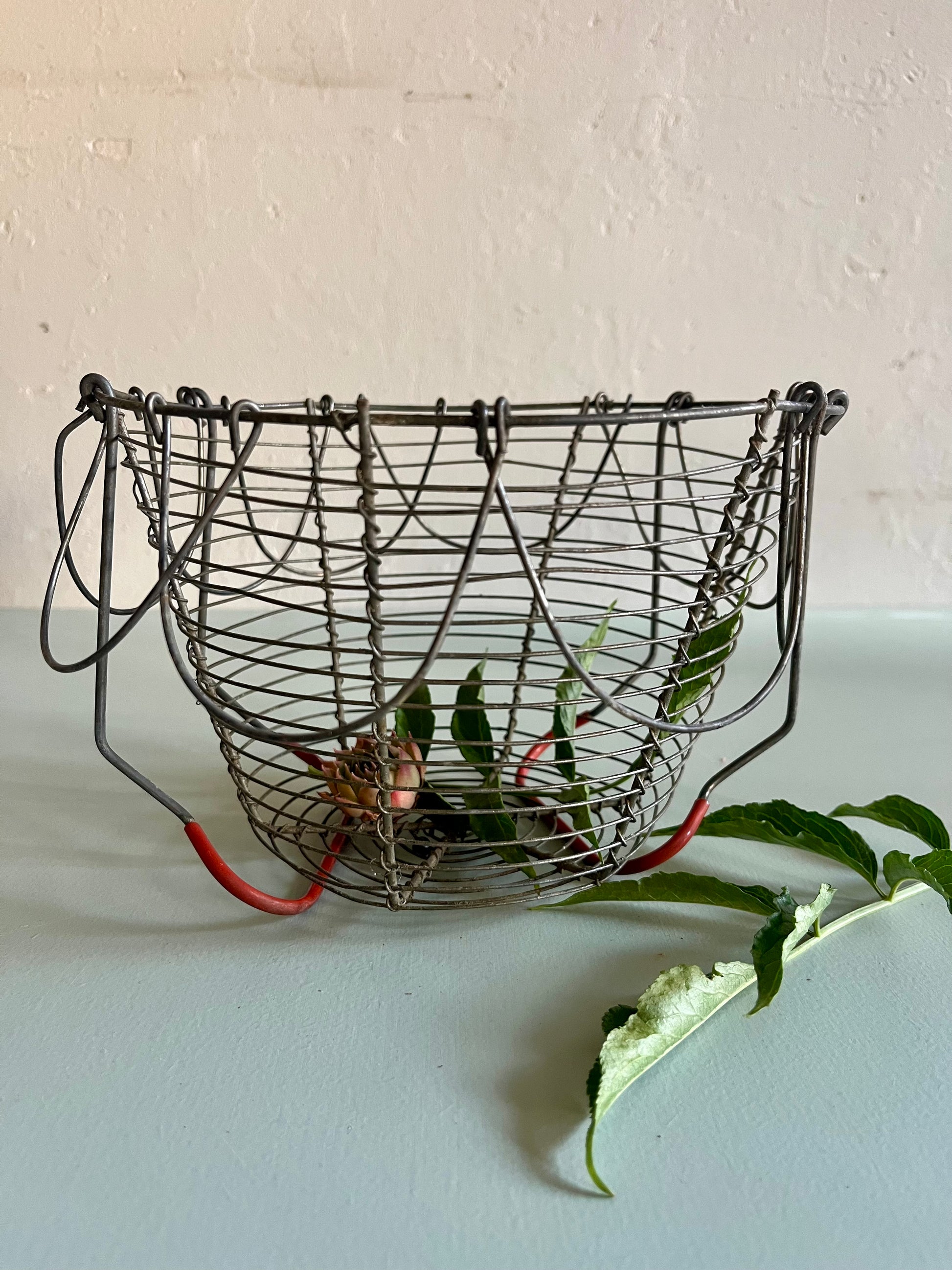 Panier à salade ancien en métal pliable  Décoration Patine