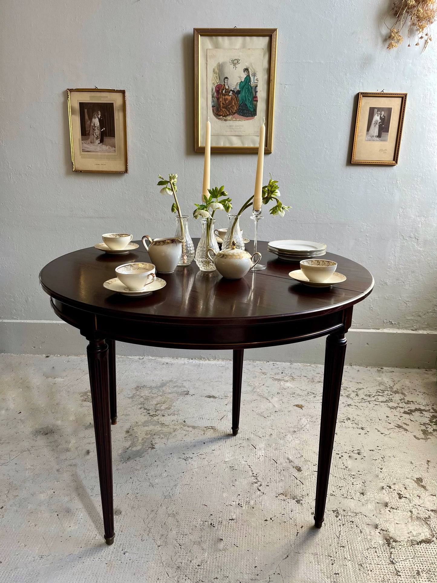 Table demi-lune acajou style Louis XVI