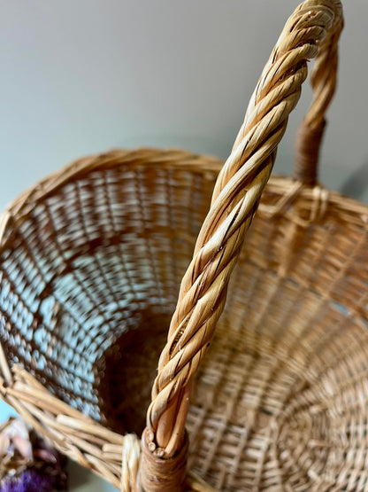 Panier en osier vintage