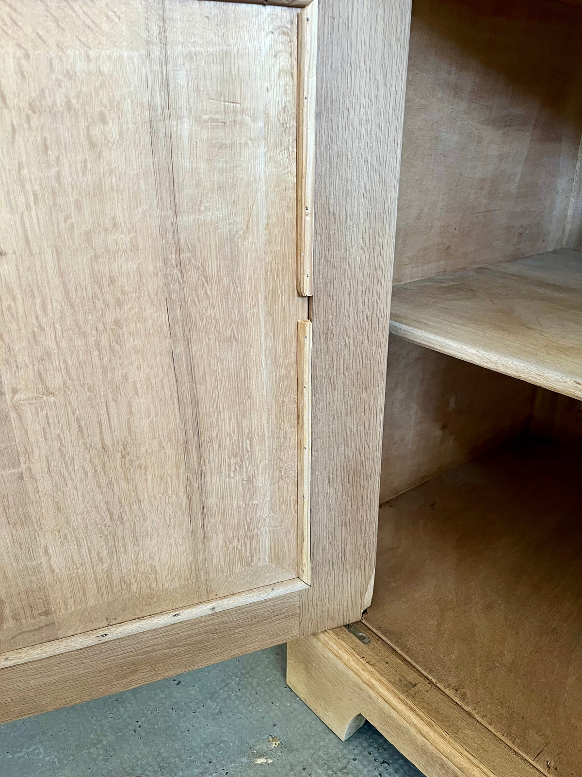 Buffet sculpté en chêne  Meubles Patine