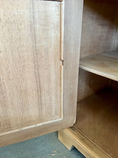 Buffet sculpté en chêne  Meubles Patine
