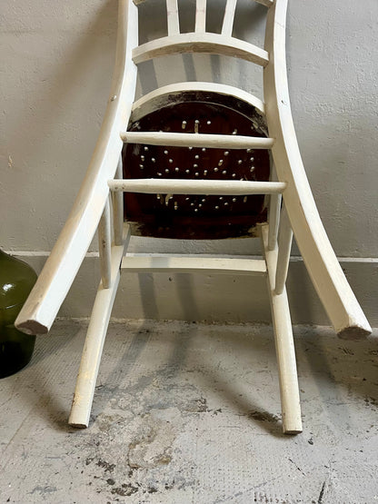 Chaise patinée blanche 1