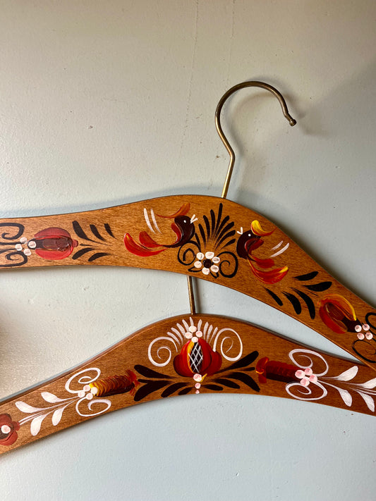 Cintres vintage peint à la main - lot de 2