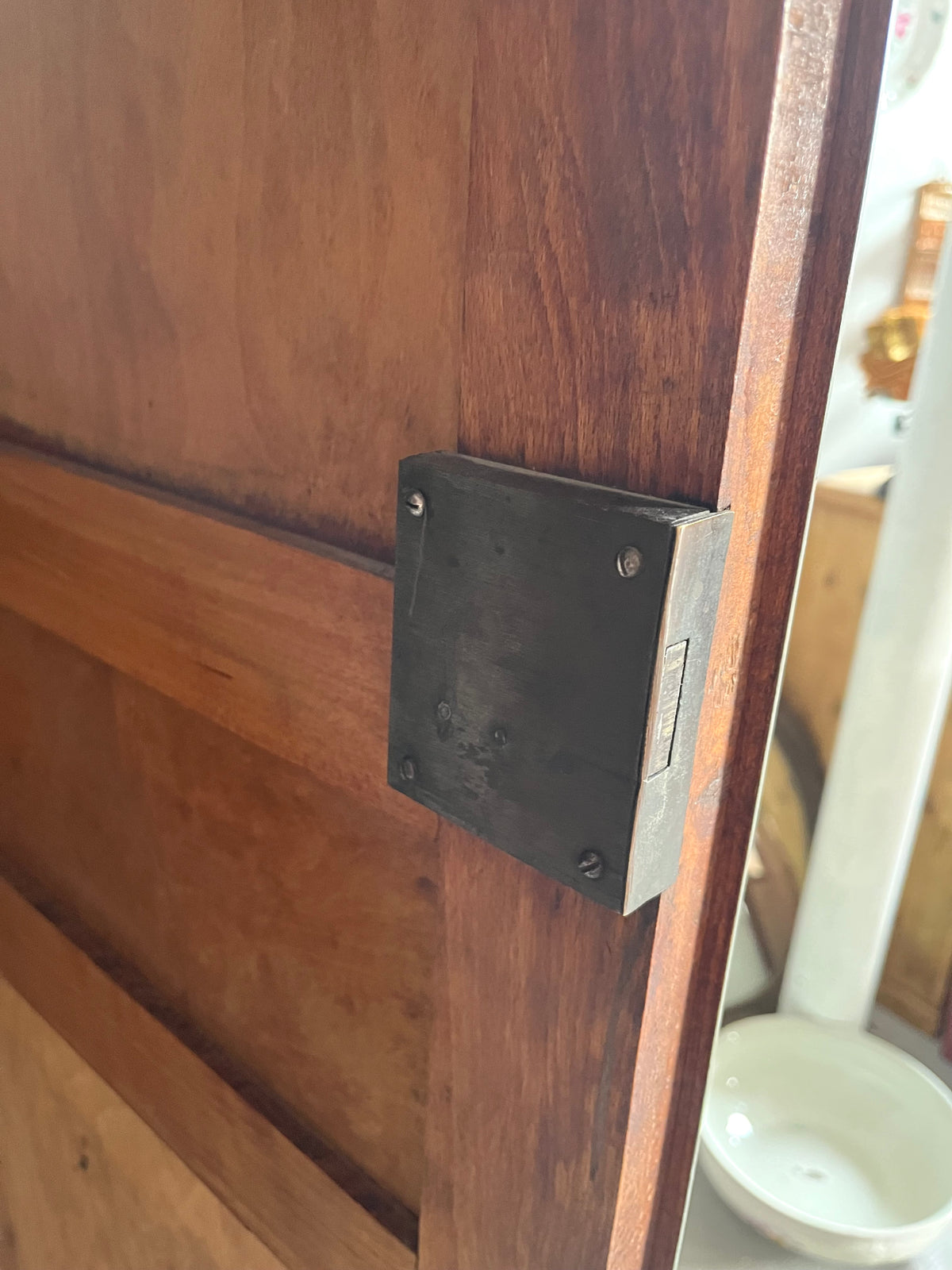 Armoire verte style parisienne   Patine