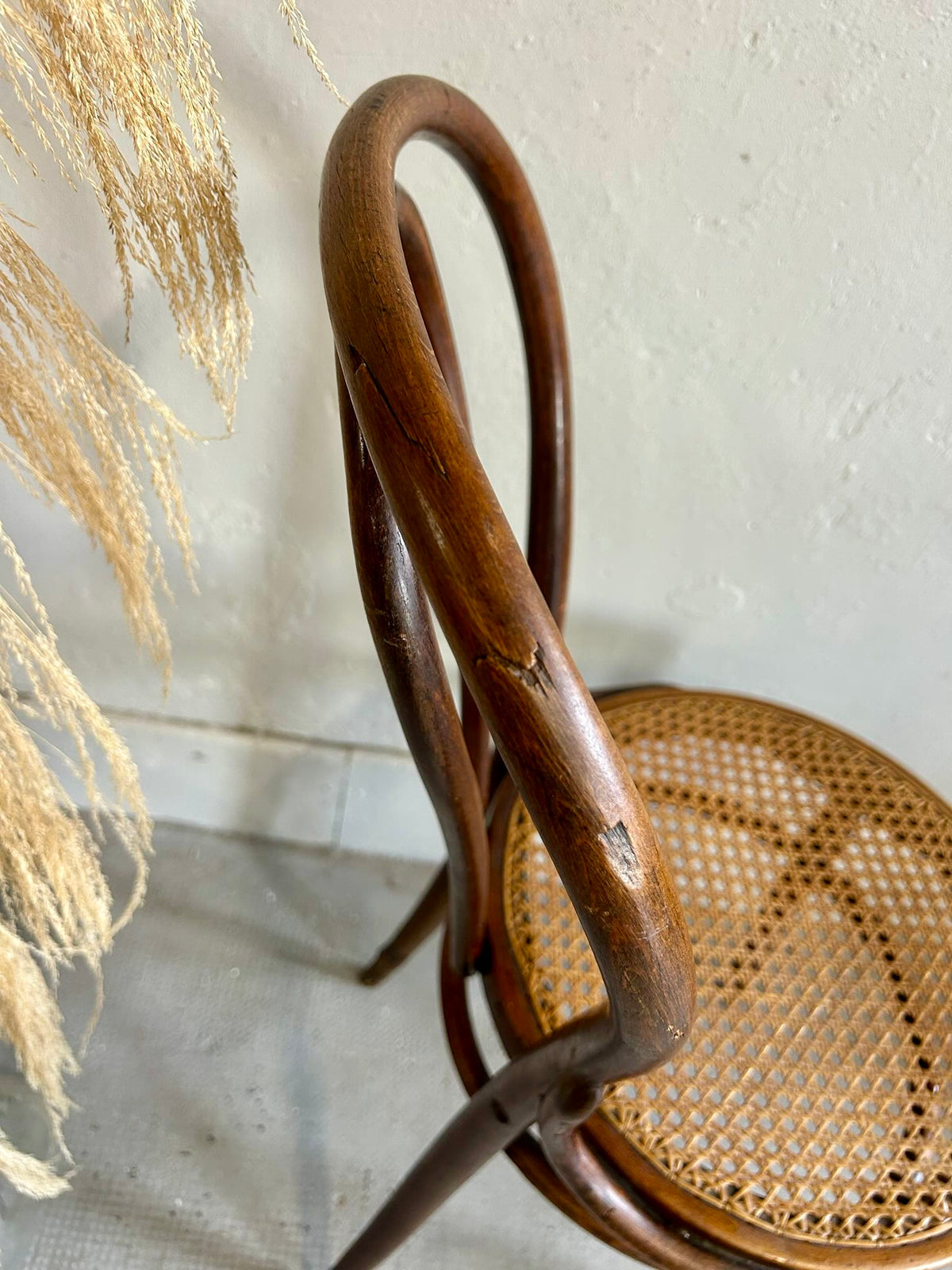 Chaise bistrot assise cannage - type  18 Thonet   Patine