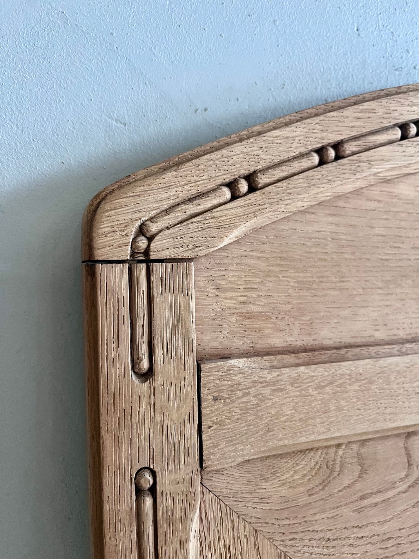 Miroir biseauté décor mûres   Patine