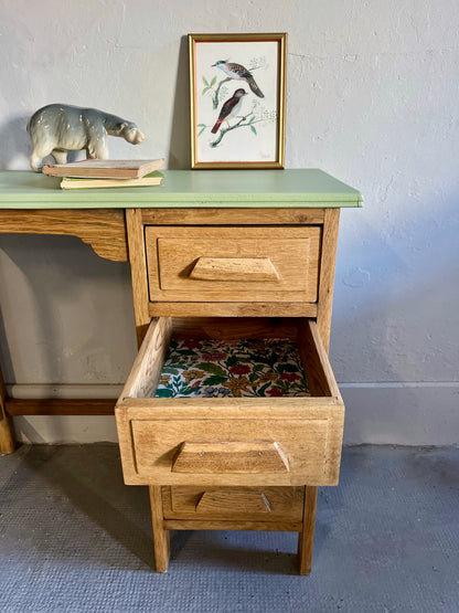 Bureau enfant ancien