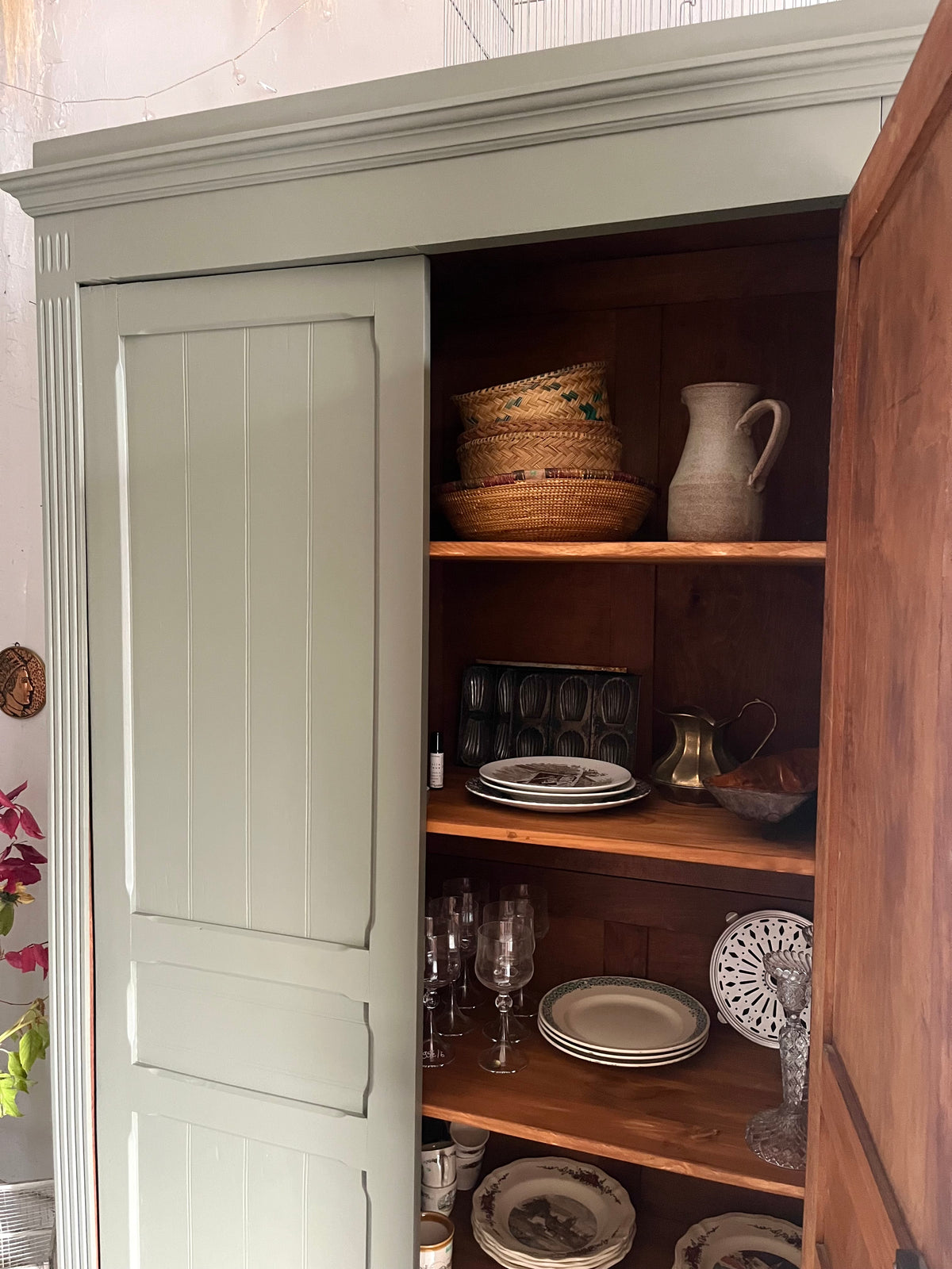 Armoire verte style parisienne   Patine