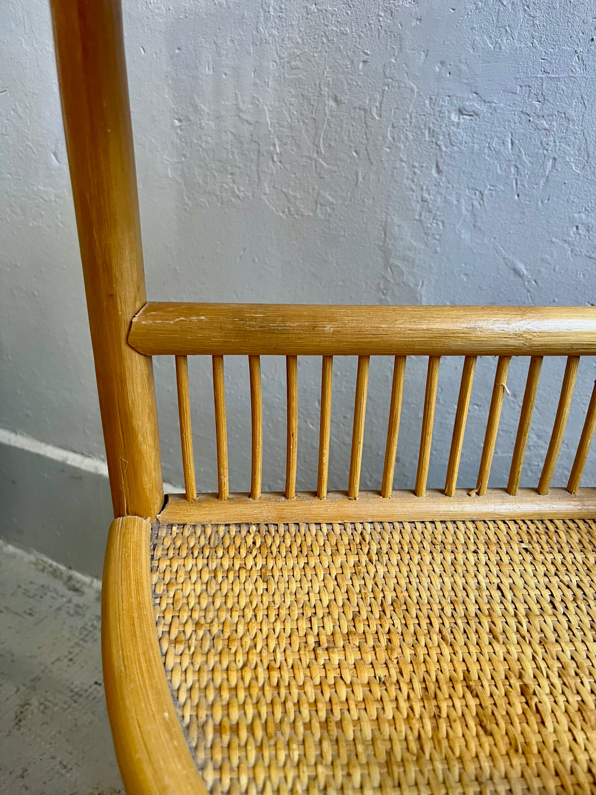 Étagère d’angle vintage en bambou  Meubles Patine