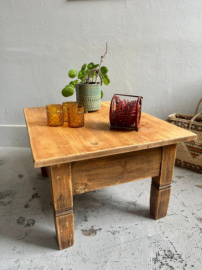 Table basse patiné en bois