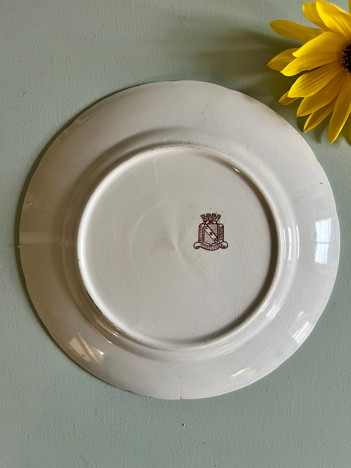 Assiette parlante ancienne – décor floral bleu  Vaisselle Patine